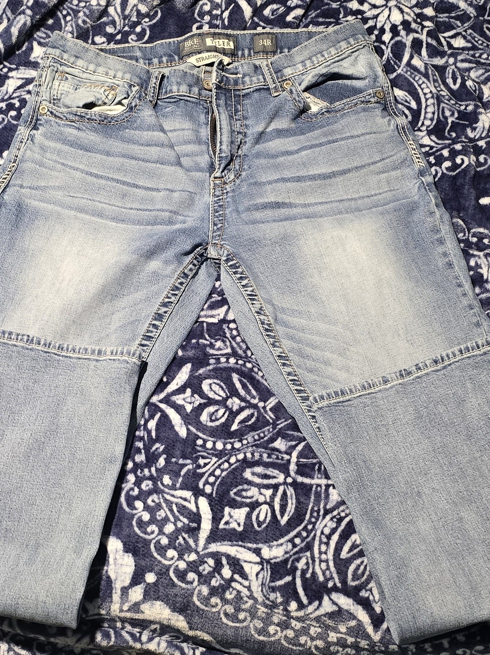 BKE TYLER STRAIGHT LEG Jeans in Light Blue Wash